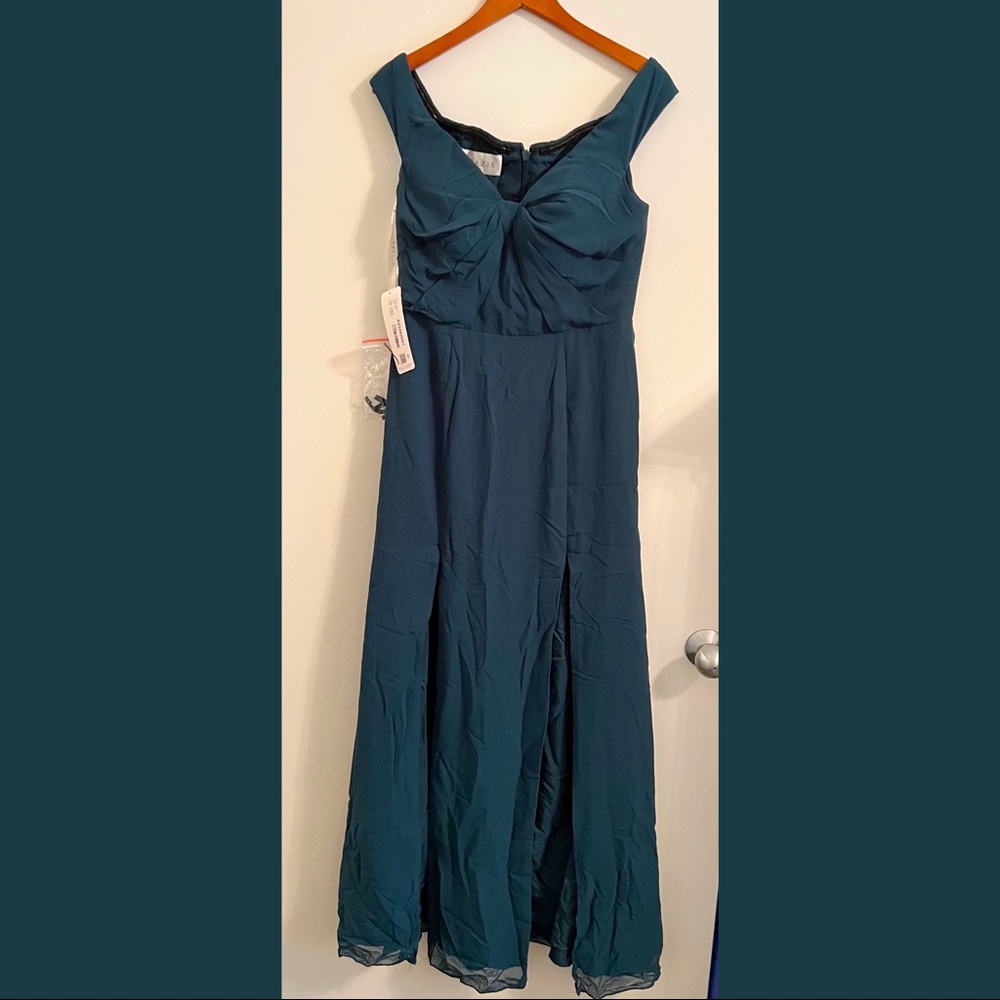 Azazie Journee in Pine size 8